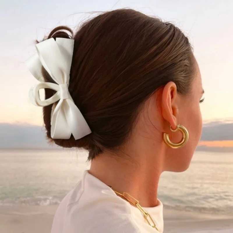 Black White Bowknot Hair Claw Big Satin Bow Hair Clips Vintage Baroque Satin Crab Hairpins for Elegant Women Hair Accessories Z250707