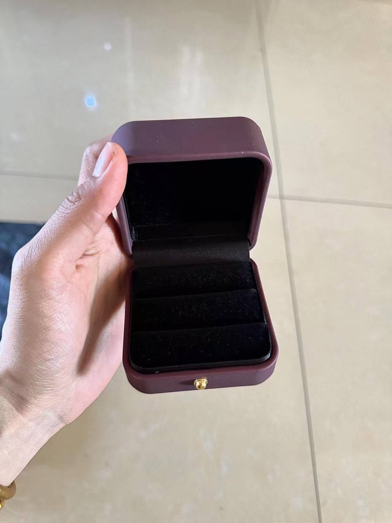This link is only for orders placed and paid by wholesalers or custom customers. Orders placed by casual customers will be shipped empty boxes.