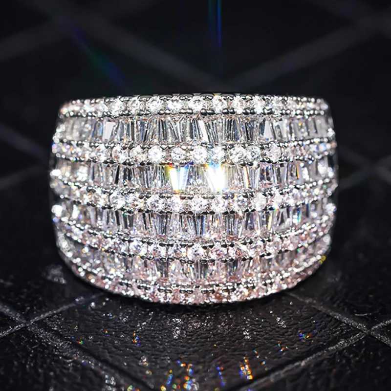 8-Shaped Shiny Trapezoid Zirconia Rings for Women Luxury Wide Finger Jewelry Gorgeous Silver Color Jewelry for Anniversary XJ250707