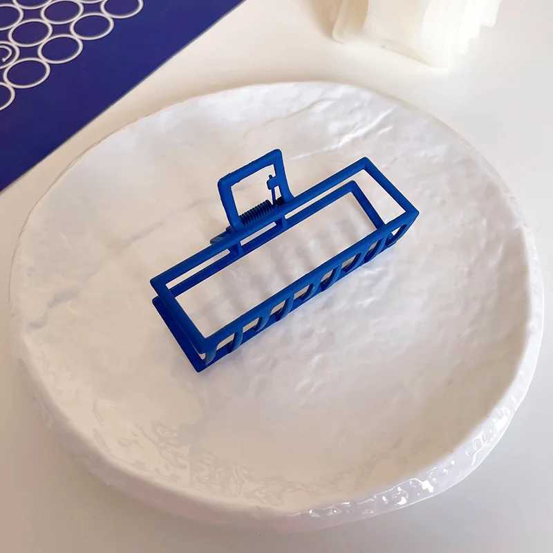 2022 Women Elegant Blue Hollow Geometric Acrylic Hair Claw Vintage Hair Clips Headband Hairpin Hair Crab Hair Accessories Y250707