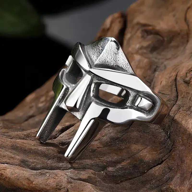 Fashion Hip-hop Rap MF DOOM Mask Stainless Steel Ring Mens Gladiator Punk Jewelry Stainless Steel Mens Accessories Ring M250620