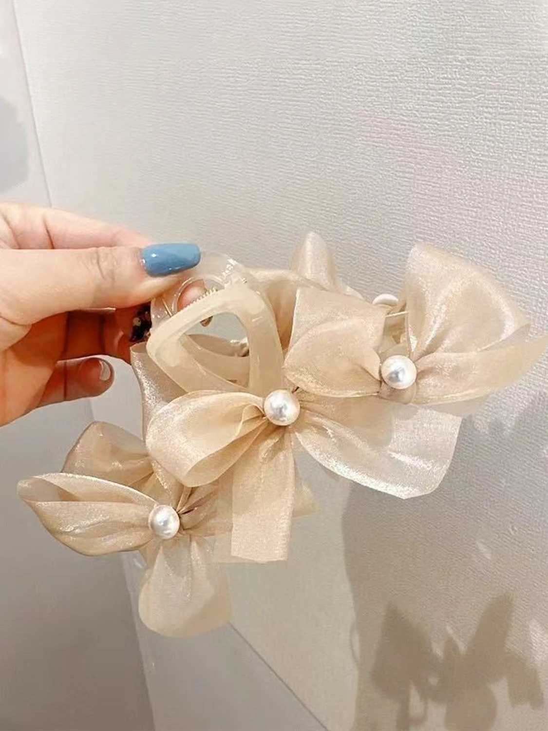 Spring and summer Korean sweet and elegant pearl organza bow grab clip gentle temperament large pan hair grab clip shark clip Z250707