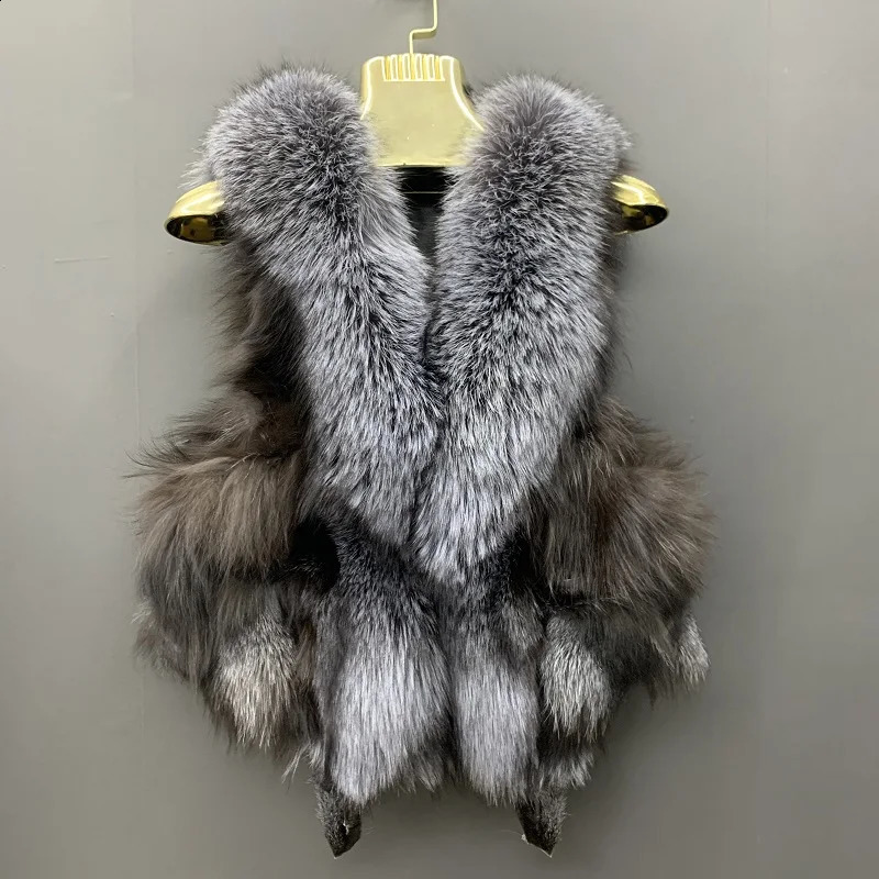 Natural Fox Fur Vest Women Small Thick Warm Winter Fur Coat Short Stylish Parkas Stylish Sleeveless Jacket 250703