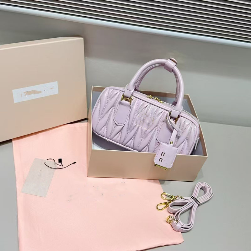 Designer 2025 Shoulder Bag Luxury classical Handbag Fashion Bag messenger crossbody Underarm bag fashionable Portable mini bag 11