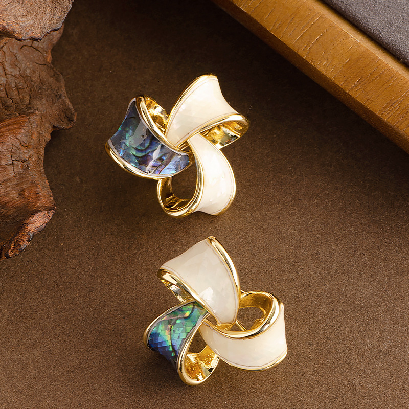 Elegant Style Oil Drop Enamel Mosquito Coil Clip-on Earrings for Women High-end Natural Abalone Shell Sier Needle Ear Jewelry