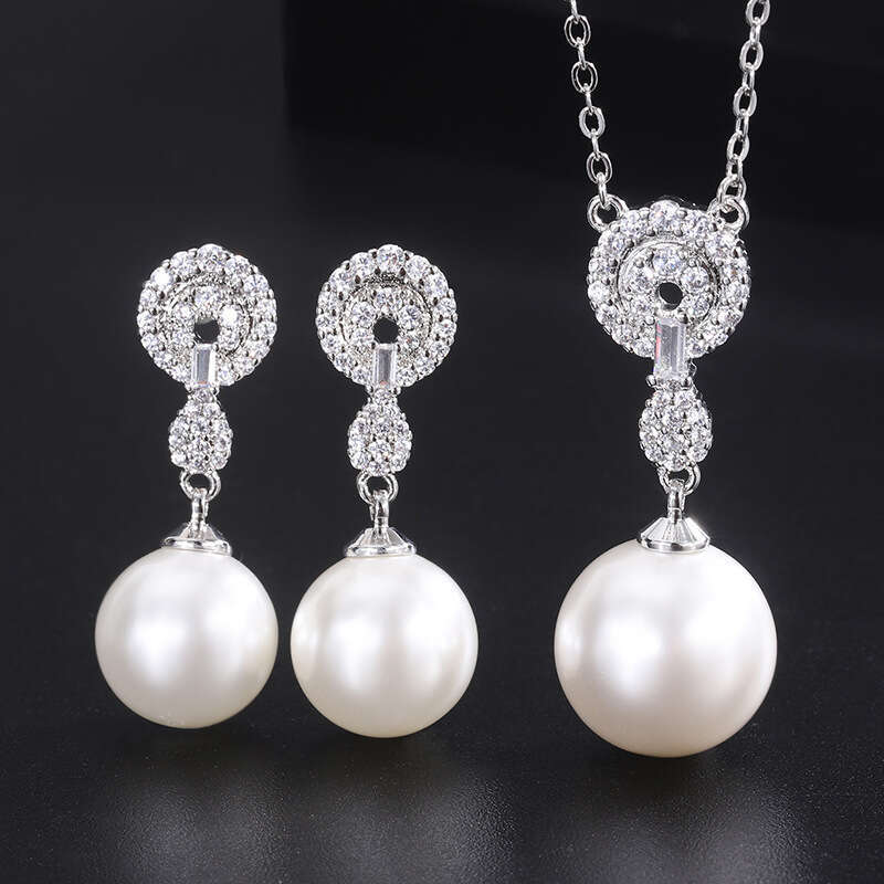 Shell Earrings And White Pearl Necklace Pendant Two-Piece Set With Elegant Design For Women B2a