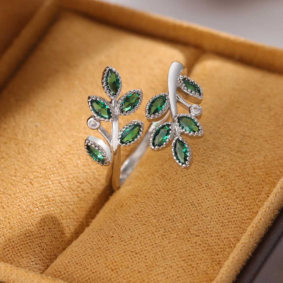 New Fashion Green Crystal Leaves 925 Sterling Silver Personality Temperament Creative Exquisite Opening Rings R376 XJ250707