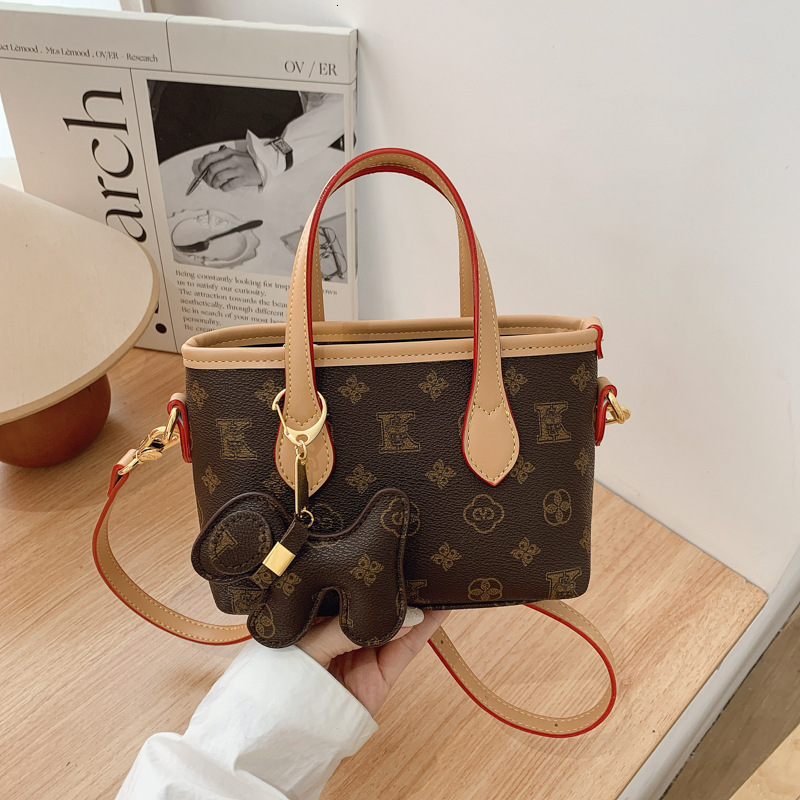 Designer High-End Handheld Basket for Women 2025 New Printed Bucket Shoulder Crossbody Light Luxury Women's Bag