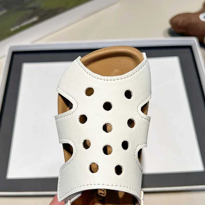 2025 Summer New Hollow Out Thick Sole Comfortable Non-slip Girls Sandals Kids Beach Casual Versatile Childrens Shoes R250707