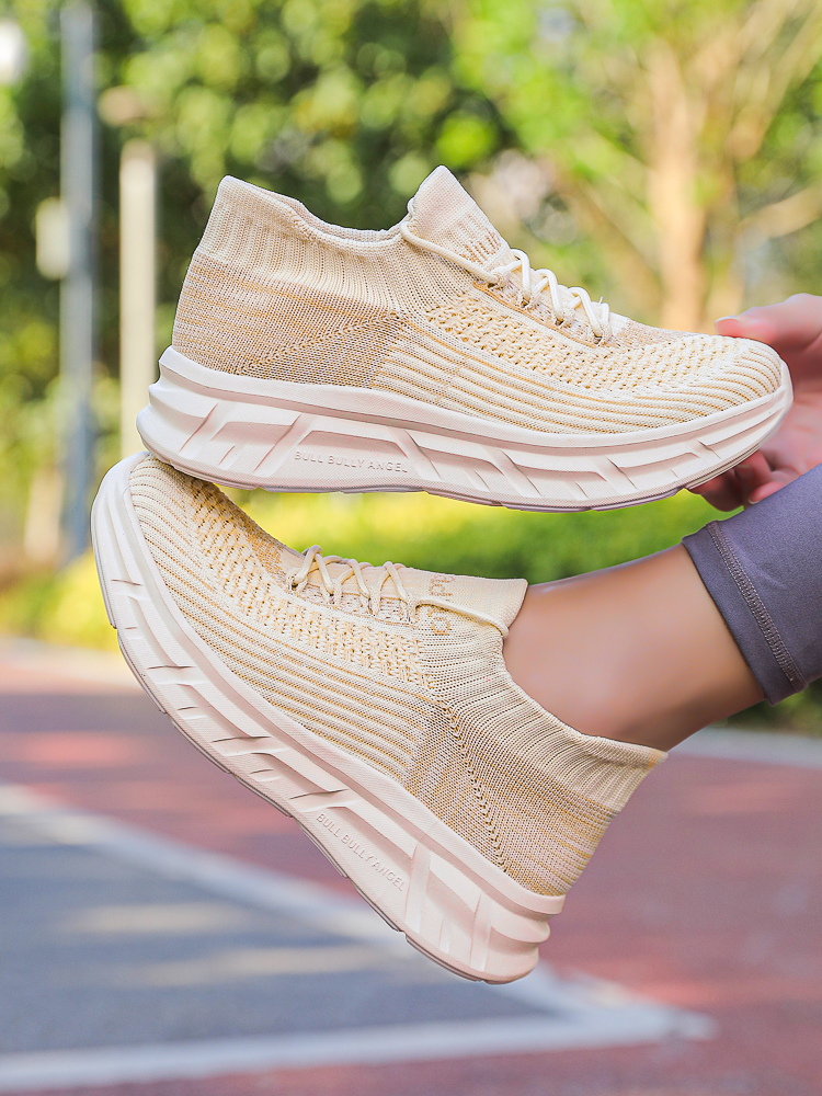 Dance shoes, new spring 2025 models for both men and women. Sports dance shoes with mesh upper, lightweight, breathable, suitable for running and squa