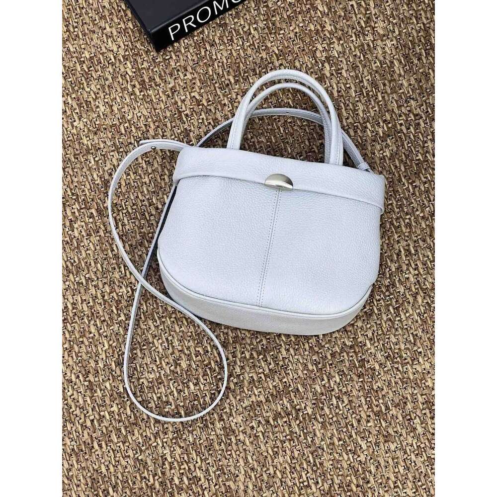 Bags Designer New Women's Chest Bounce Trendy Large Capacity Soft Leather Bag Small Lightweight Versatile And Fashionable