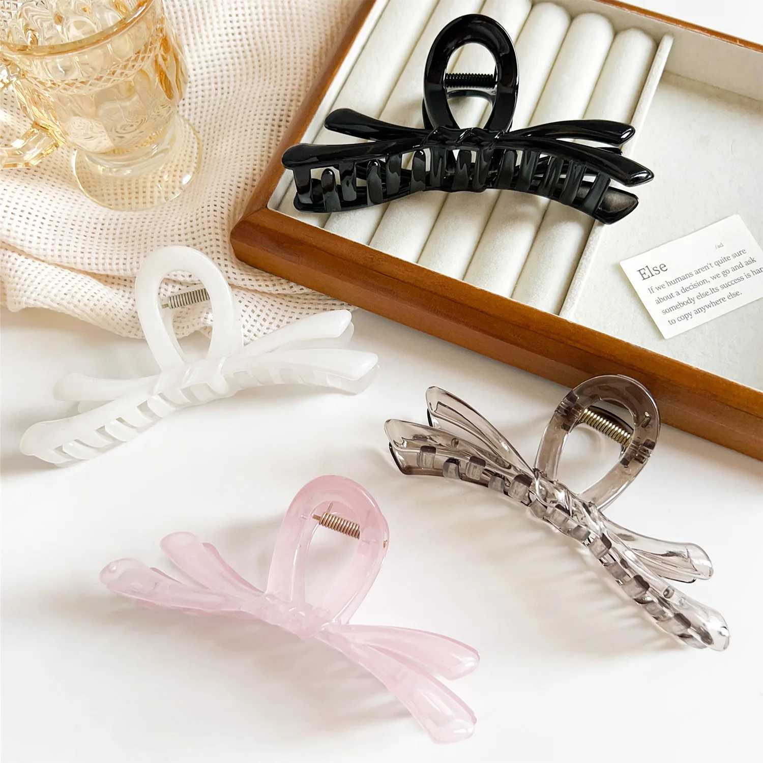 Korean Large Ribbon Hair Claw Crab Barrettes For Women Girls Sweet Acrylic Shark Bow Hair Clip Hairpin Ponytail Hair Accessories Y250707