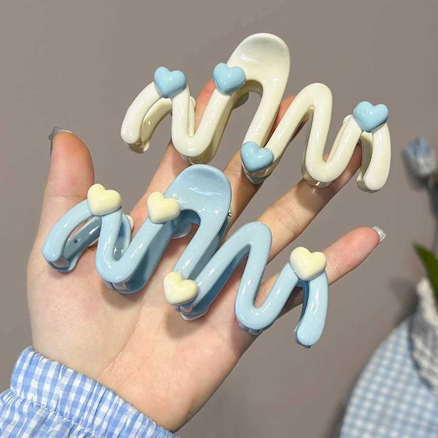 Blue Heart Wave Shaped Hair Claw Cream Color Clips for Women Sweet Cute Irregular Shark Clip Large Ponytail Clip Hairpins 10.5CM Y250707