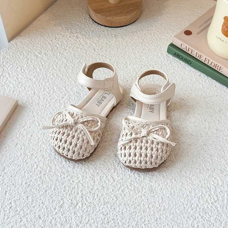 2025 New Summer Style Girls Sandals Girls Bow Toe Soft Sole Baby Weaving and Hollow Fashion Design Versatile R250707