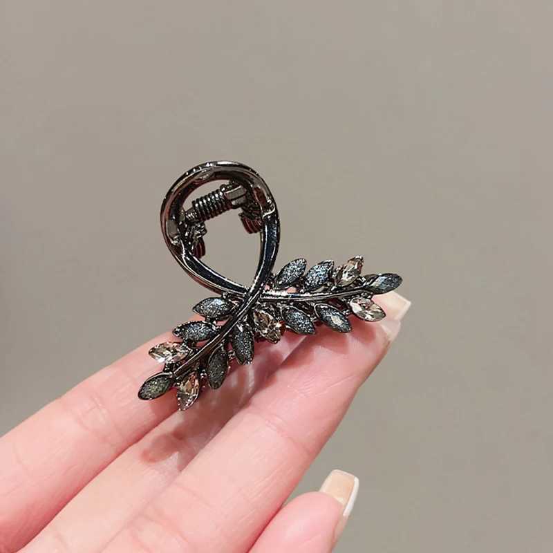 High-end Black Crystal Wheat Hair Claw Exquisite Half-tied Hair Clip on Womens Back of Head Medium-sized Metal Hair Gripper Y250707