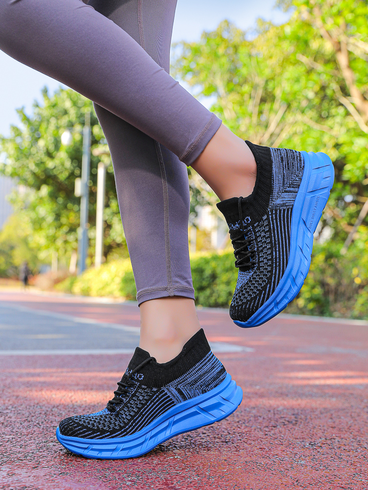 Dance shoes, new spring 2025 models for both men and women. Sports dance shoes with mesh upper, lightweight, breathable, suitable for running and squa