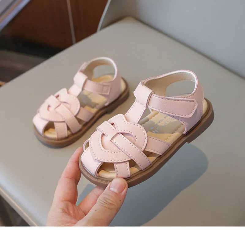 Girls Sandals Summer New Cute Baby Hollow Princess Slippers Childrens Soft-soled Toe Shoes Size 22-31 R250707