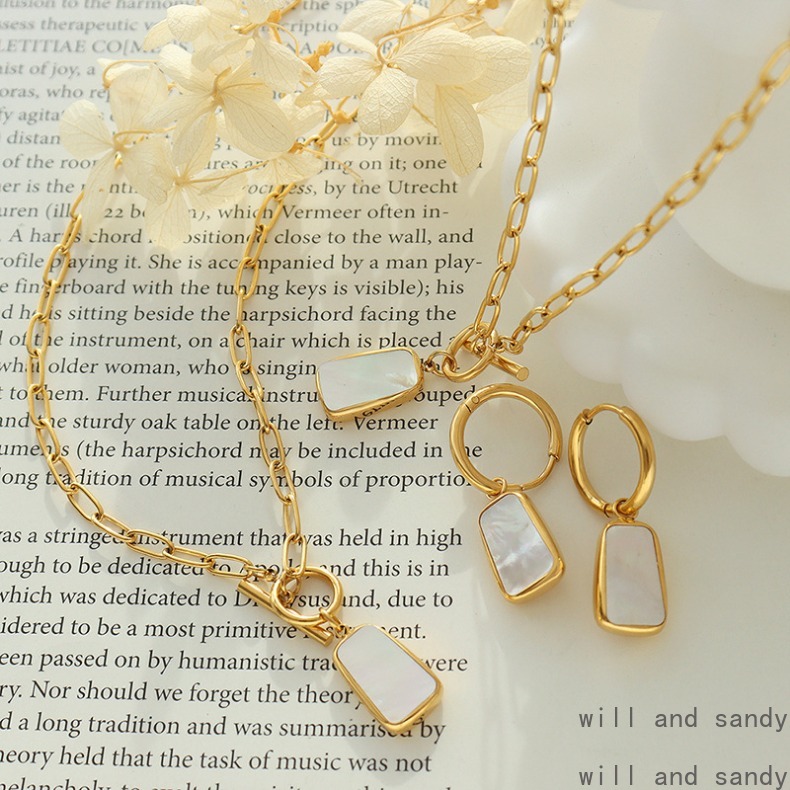 18k Gold Plated Square Shell Necklaces Choker Butterfly Heart Pearl Pendant Designer Jewelry Women Necklaces Fine Jewelry Engagement Wedding Mother Da