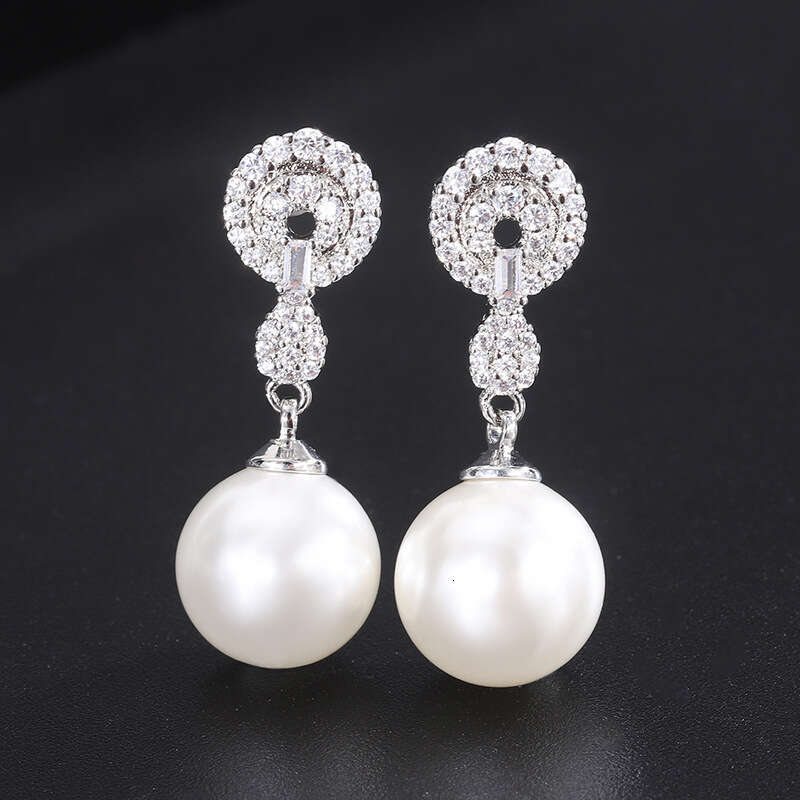 Shell Earrings And White Pearl Necklace Pendant Two-Piece Set With Elegant Design For Women B2a