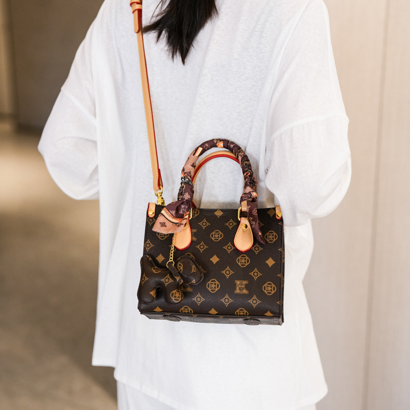 Designer High-End Feel Printed Color-Block Letter Tote Small for Women 2025 New Vintage Korean Style Elegant Shoulder Light Luxury Women's Bag