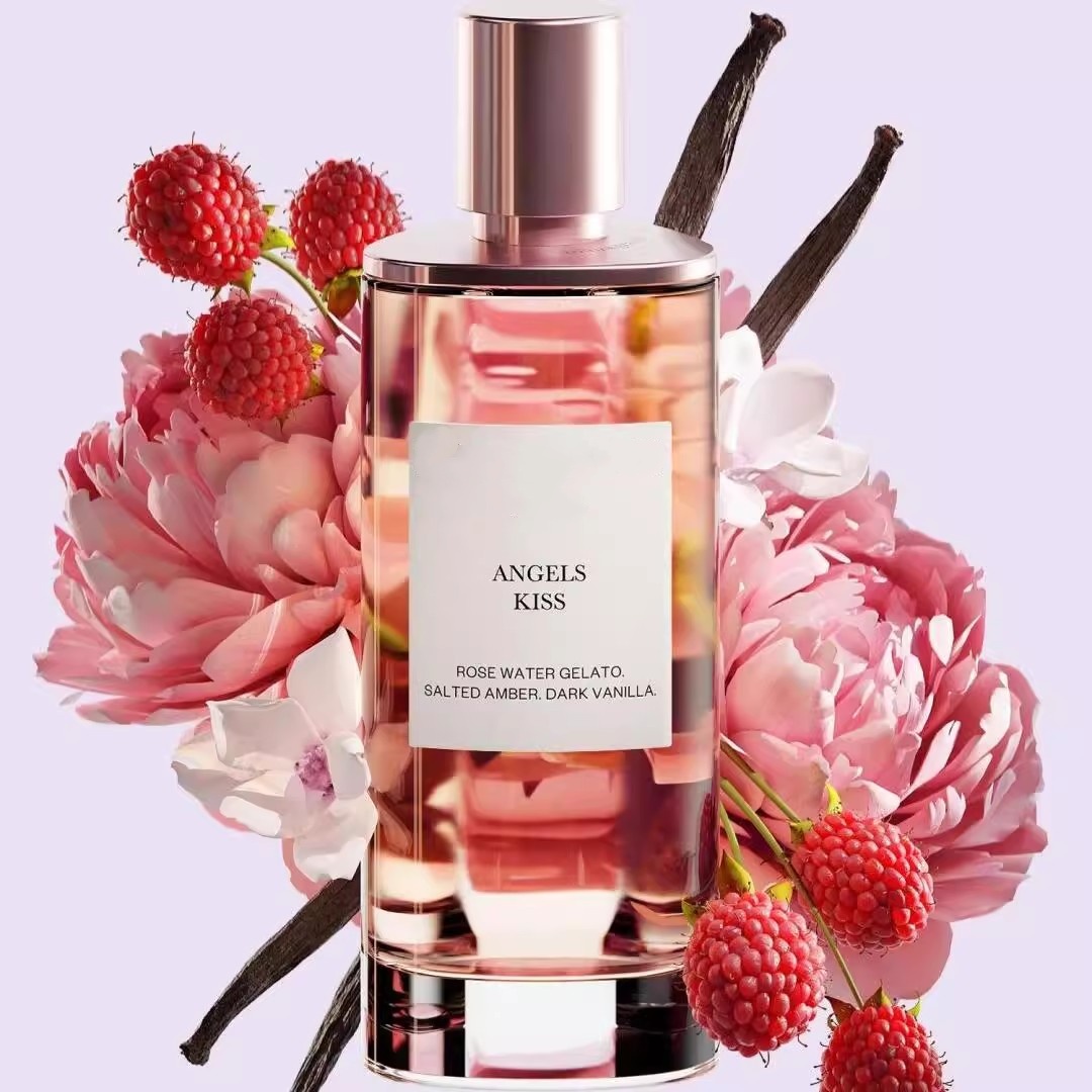 Enchanting Intense Cloudscape: A Compelling Eau de Parfum for the Contemporary Woman, Fusing Dreamy Aromatic Notes to Create a Divine Scent Sensation