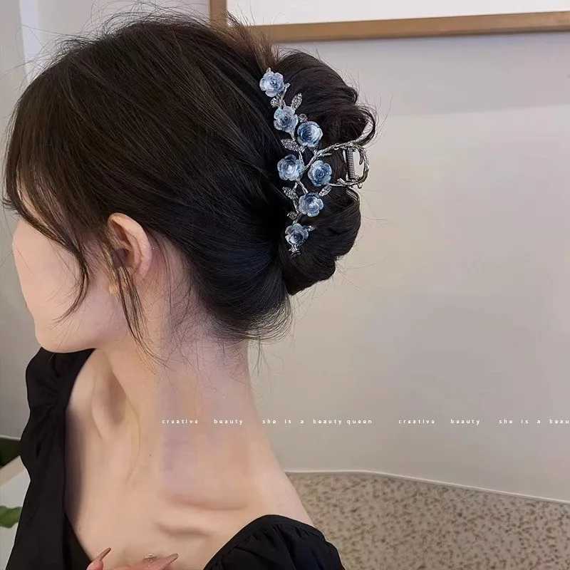1pcs Fashion Thorn Rose Decoration Hair Claw Clip Gothic Punk Metal Headpiece Suitable for Womens Daily Use Z250707