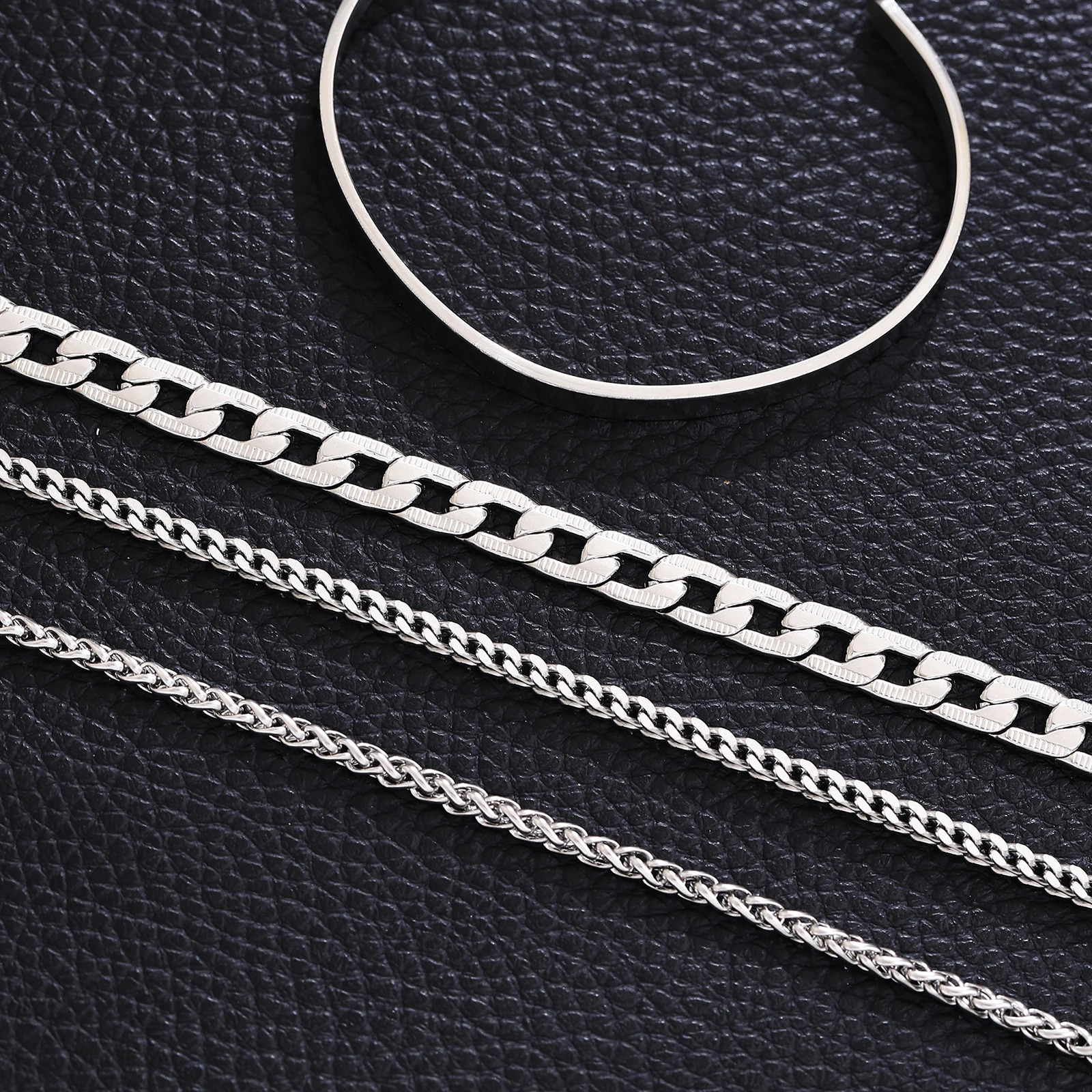 4pc Silver Color Bracelet for Men Women Vintage Goth Cuban MultiLayer Chain Hypoallergenic Trendy Temperament Jewelry Gift Party 250707