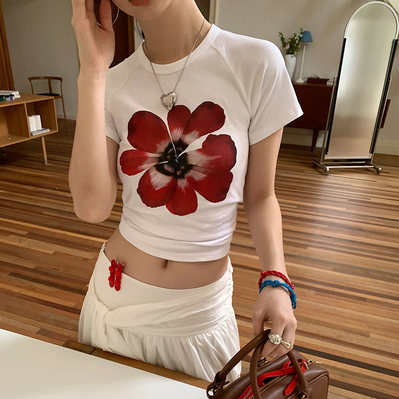 2025 Summer new women's T-shirt new spicy girl color blocked flower graffiti print slim fit back hollow bow short sleeved T-shirt new designer T-