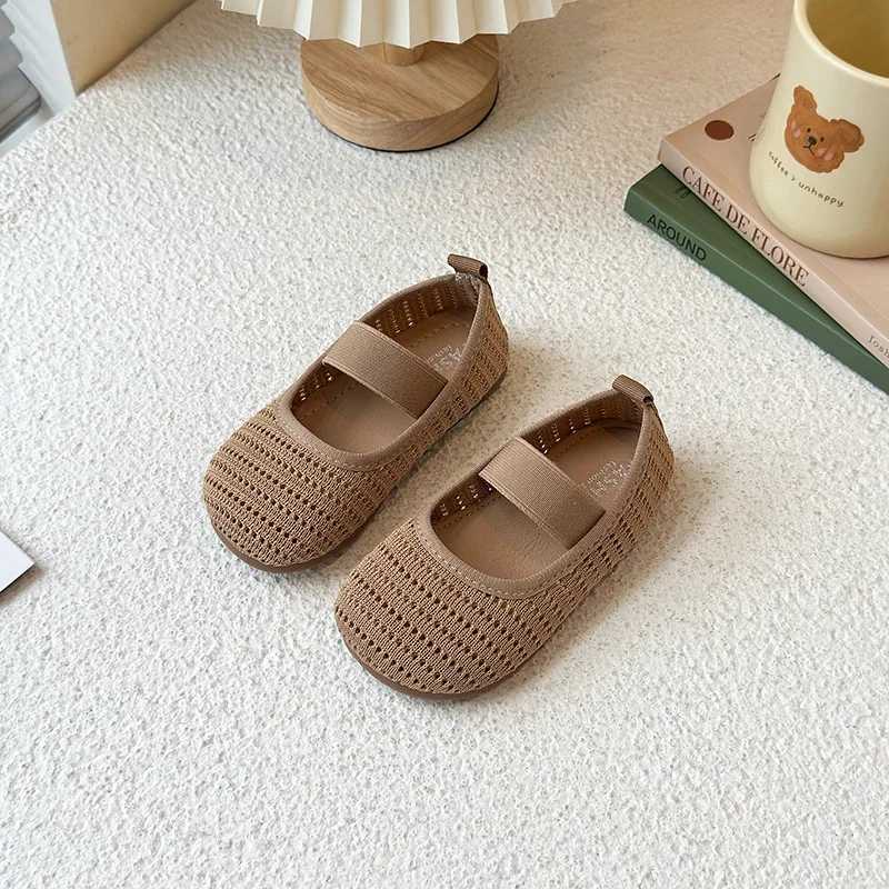 2025 Girls Flat Shoes Slip-on Soft Sole Kids Weave Shoes Breathable Hollowed-out Summer New Children Casual Shoes Solid Color R250707