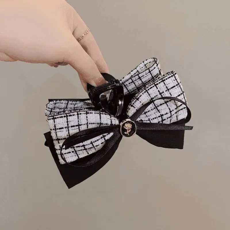 1pc Xiaoxiangfeng bow hair clip for women fashionable and exquisite rose shaped hair shark shaped hair clip hair catcher Z250707