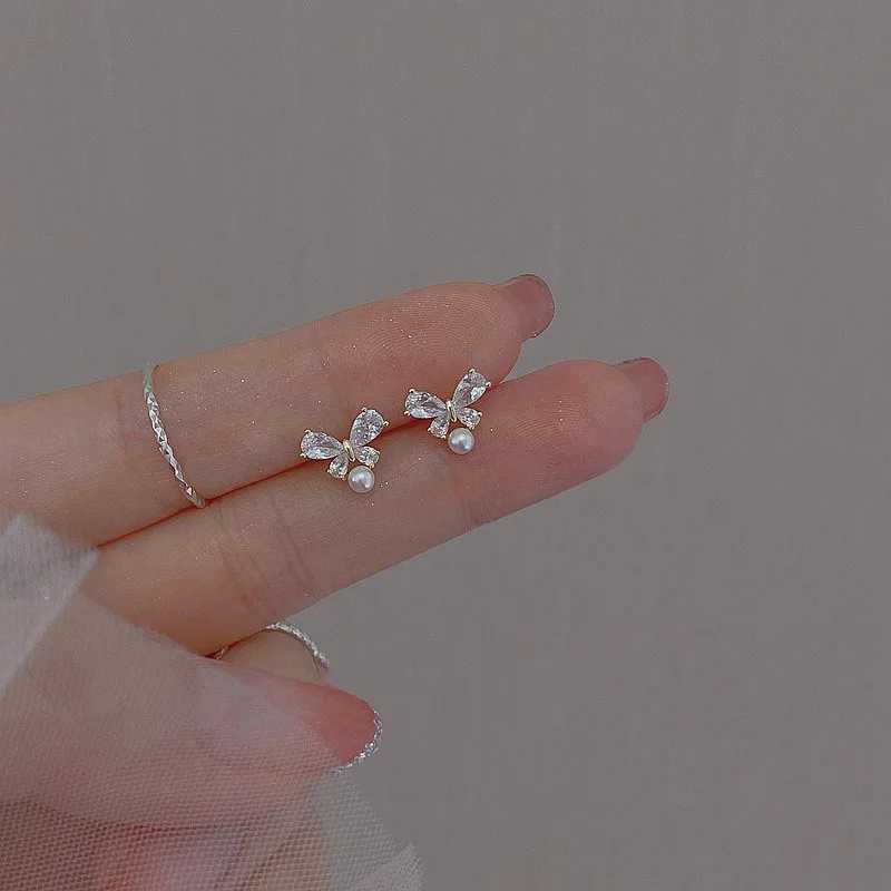 Tibetan Silver Mini Crystal Butterfly Sweet Stud Earrings for Women Flower Helix Cartilage Tragus Lobe Teen Ear Piercing Jewelry Y250707