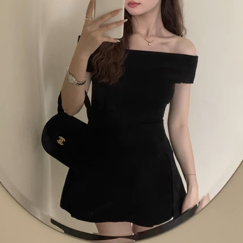 2025 Summer new women's T-shirt Summer new Korean style pure desire split shoulder waist knit top New designer T-shirt Irregular women's sho