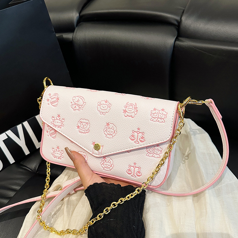 Designer High-End Feel for Women 2025 New Korean Version Cute Simple Envelope Versatile Fashionable Elegant Shoulder Crossbody Light Luxury Women'