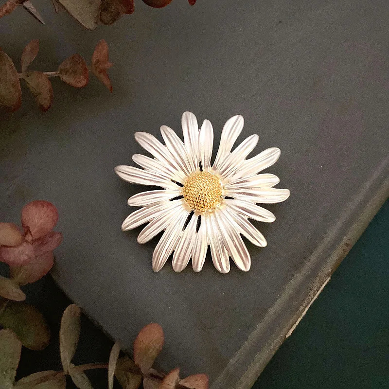 Vintage Mori Daisy Flower Brooch Exquisite Simple Elegant Temperament Pin Corsage 250625