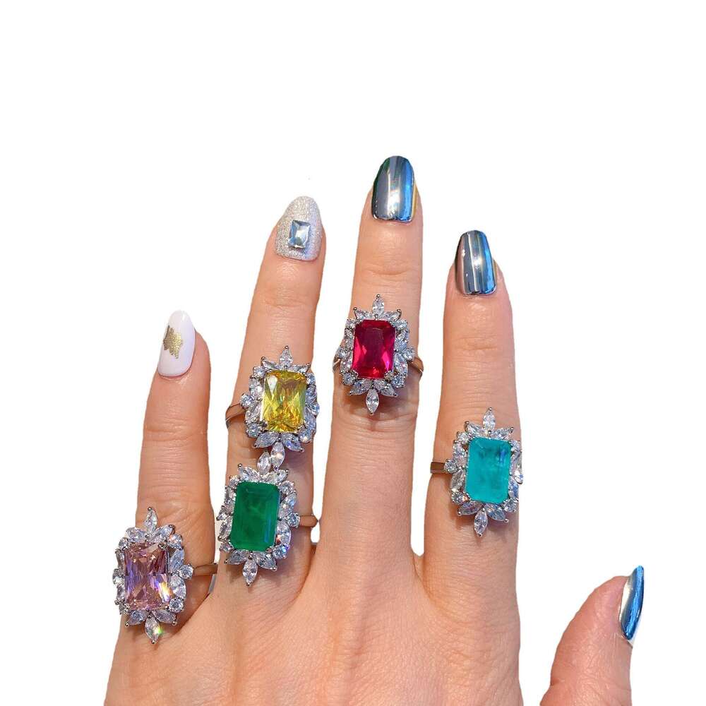 Fashion Simple Women's Micro Pave Diamond Square Large Emerald Zircon Ring Imitation Paraiba Color Jewelry 971