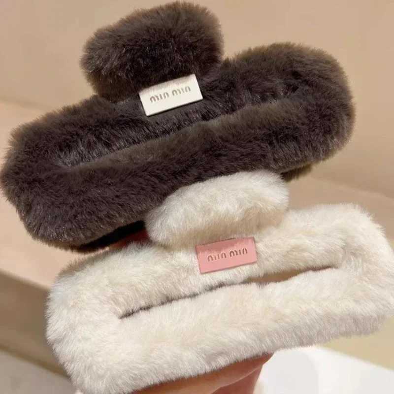 Autumn and winter trend imitation rabbit fur grab clip large square Maillard head shark clip multi-volume hair accessories Z250707