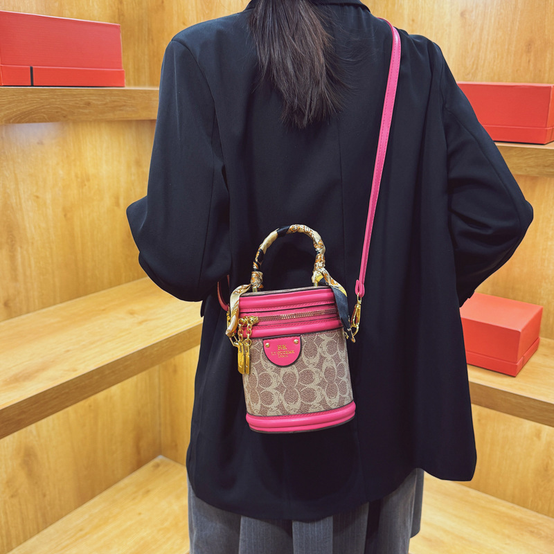 Designer High-End Bucket 2025 New Vintage Floral Print Handbag Fashion Shoulder Crossbody Light Luxury Women's Bag