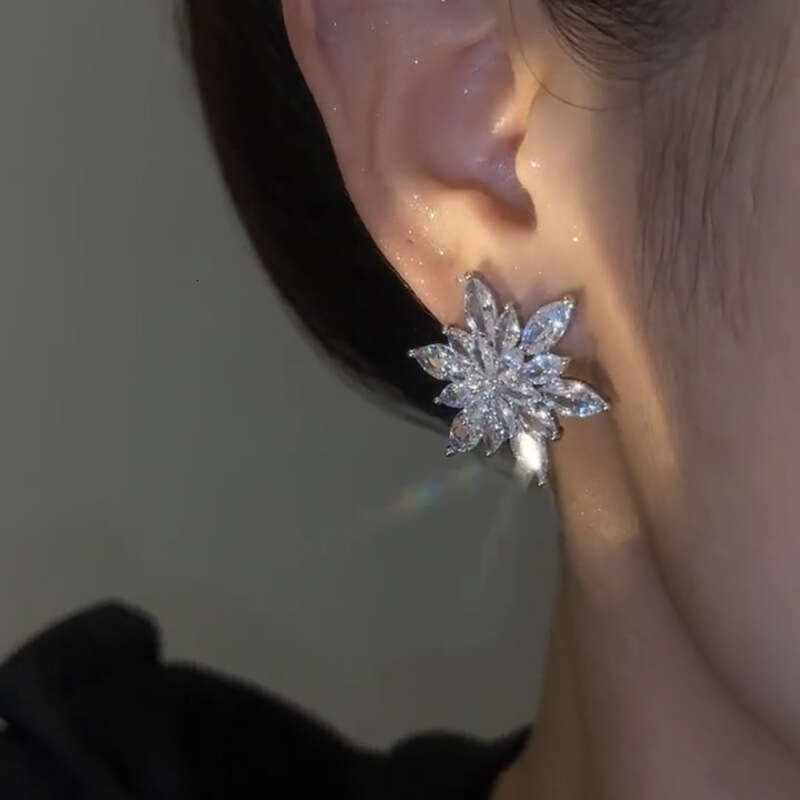 DHcollections Zircon Flower Large Super Sparkling Light High-end Personality Exaggerated Elegant Socialite Earrings for Women