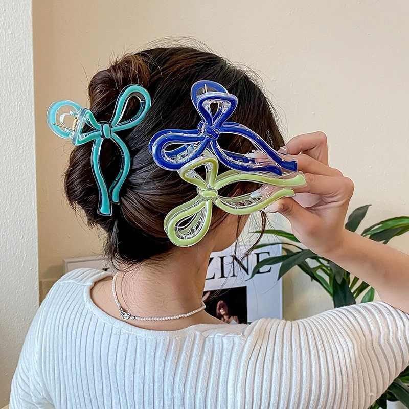 AISHG Crab Hair Clips for Women Shark Jelly Clear Claw Clips Scissors Shape Clamp Barrette Hairpin Girls Hair Accessories Z250707