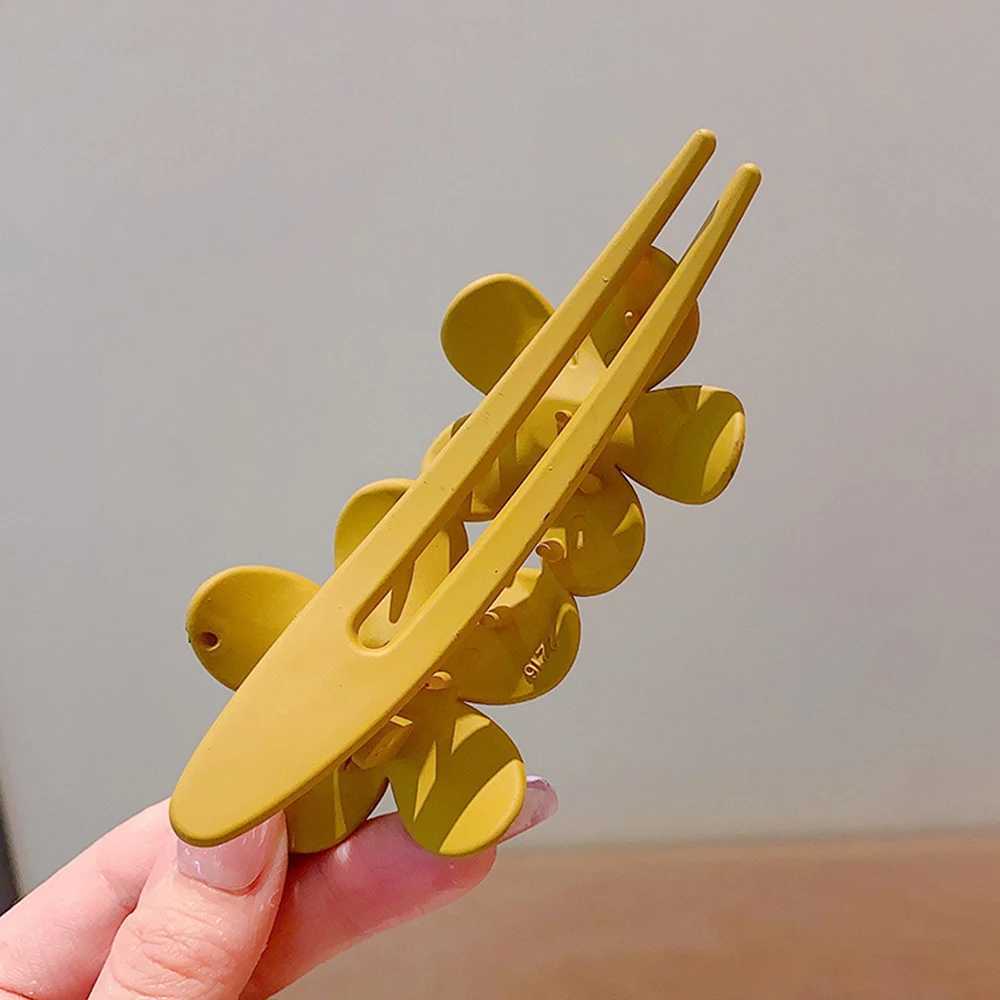 Frosted Flower Hair Clip Claws Matte Hair Claw Clips For Women Girls Thin Thick Curly Hair Girls Kids Hair Accessories Barrettes Y250707