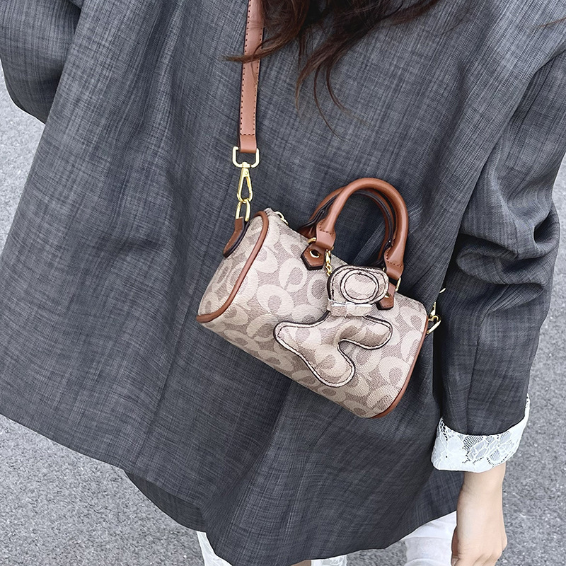 Designer 2025 New High-End Small for Women, Boston Elegant Pillow Handbag, Shoulder Crossbody Bag, Light Luxury Women's Bag