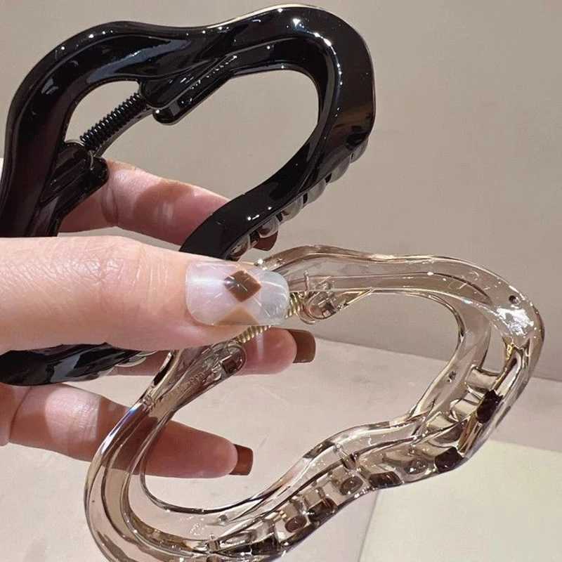 Elegant Large Hollow transparent Hair Claw Clip For Women Fashion Cloud Irregular Hair Clamp Barrettes Hair Party Accessories Y250707