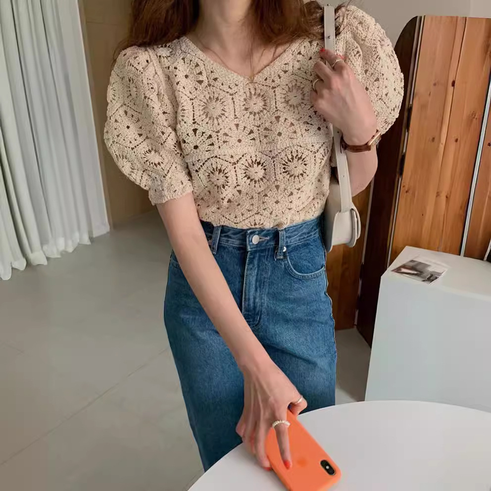 2025 Summer new women's T-shirt hollow crochet knitted T-shirt Korean version slim fit round neck petal sleeve short sleeved top new designer T-s