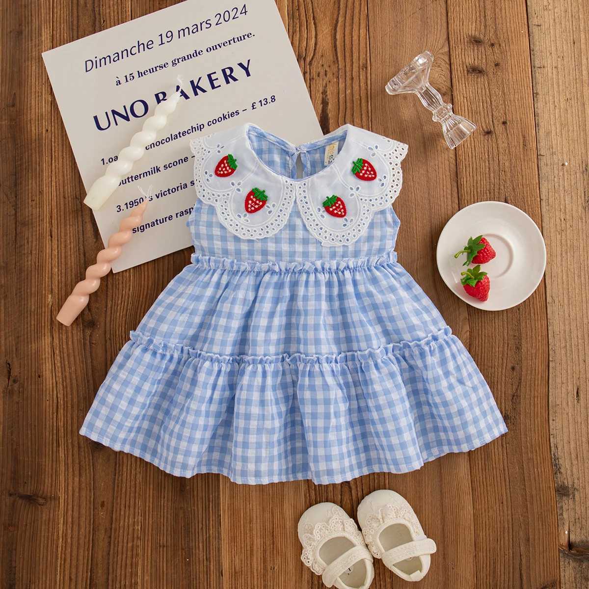 Tsute Strawberry Petal Lapel Baby Girl Dress Summer Nev Small Plaid Childrens Sleeveless Clothes For Babies Aged sh-24 Months R250707