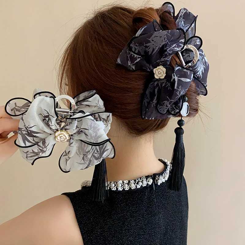 Bowknot Dripping Lotus Flower Imitation Pearl Colorful Fringe Acrylic Shark Hair Claws for Women Vintage Fashion New Accessories Z250707