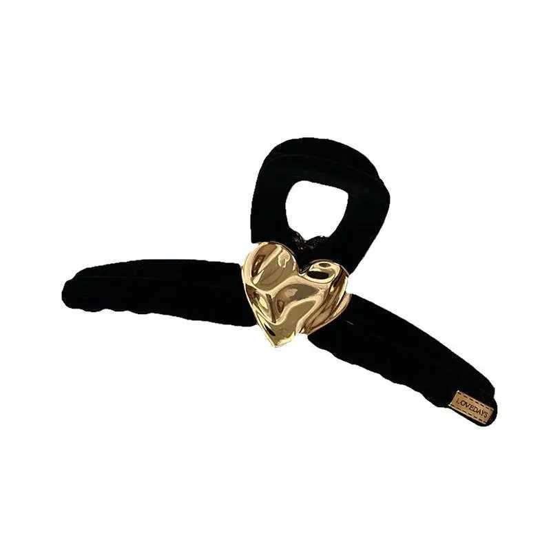 New Black Velvet Heart Hair Clip for Women Temperament Hair Claw Clips Large Size Hairpin Franch Girl Winter Hair Accessories Z250707