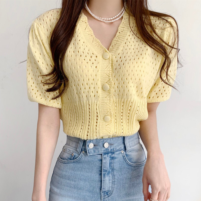 2025 Summer new women's T-shirt French retro button bubble sleeve short sleeved women's cardigan summer knitted short sleeved top new design