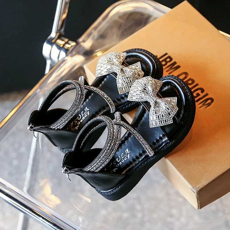 Girls Shiny Cool Rhinestone Bowknot Childrens Sandals 2023 Summer Open-Toe Versatile Kids Fashion Back Zipper Casual Shoes New R250707