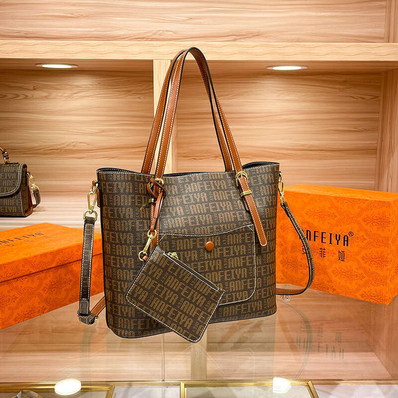 2025 Designer New Women's Luxury Lady Large Capacity Bucket Shoulder Tote Bag