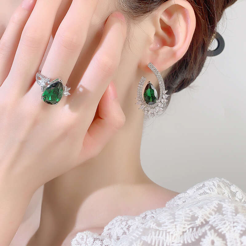New Jewelry Set Sterling Sier Needle With Zircon Crystal Emerald Ring Earrings For Women 18B